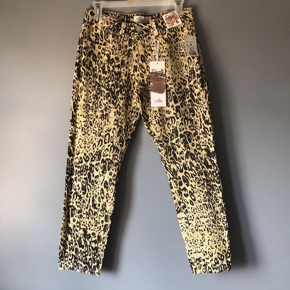 Women’s low rise cheetah print pants
